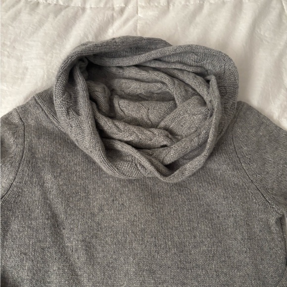 Banana Republic 100% cashmere sweater XS - Picture 2 of 5